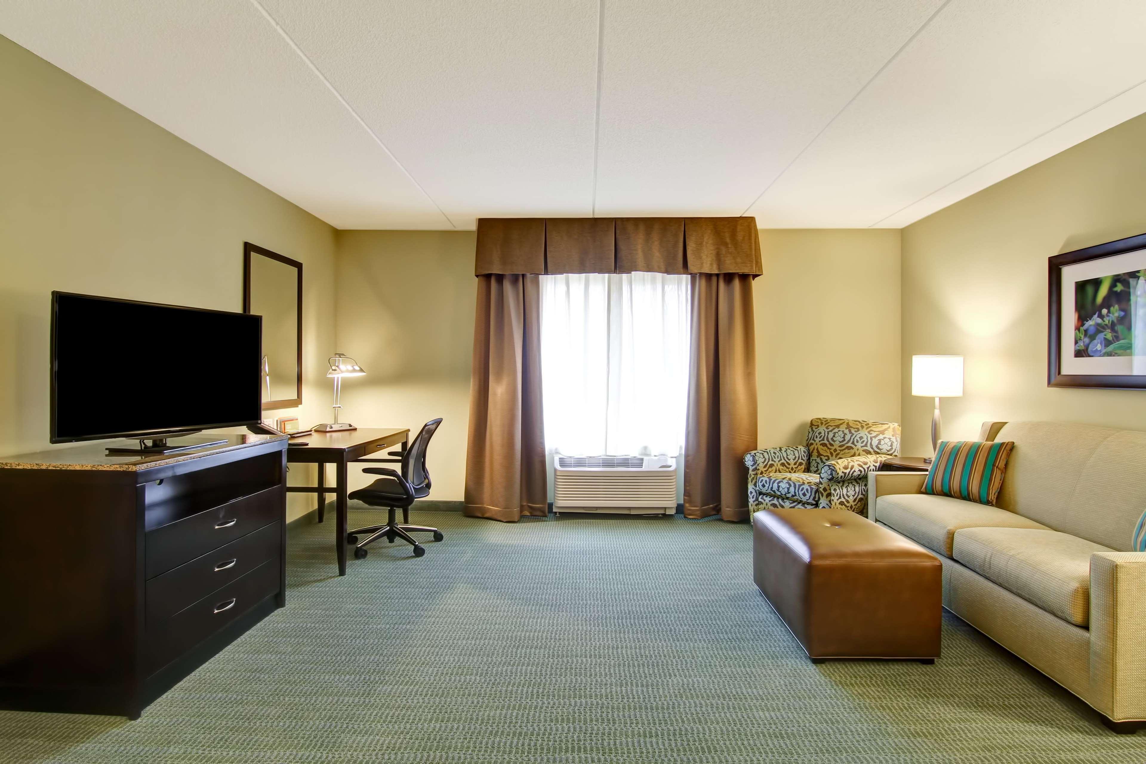 Hilton Garden Inn Woodbridge Luaran gambar