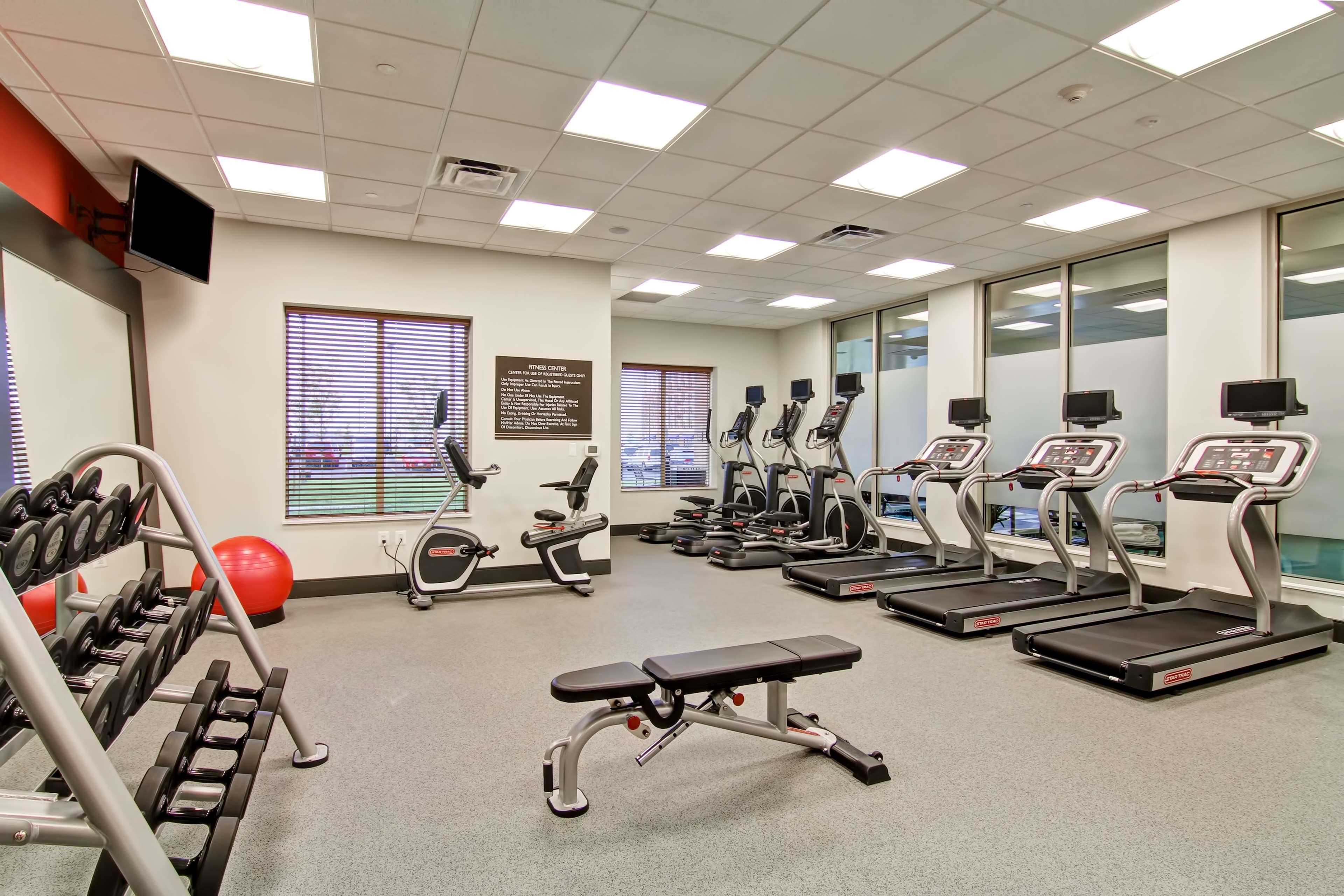 Hilton Garden Inn Woodbridge Luaran gambar