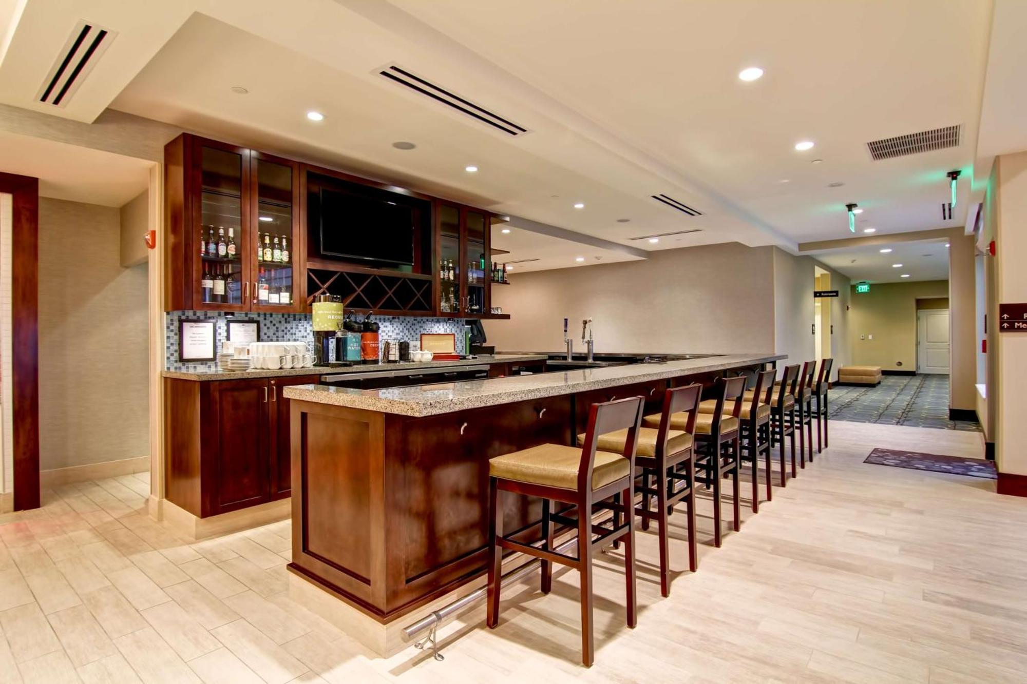 Hilton Garden Inn Woodbridge Luaran gambar