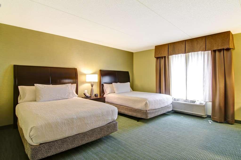 Hilton Garden Inn Woodbridge Bilik gambar