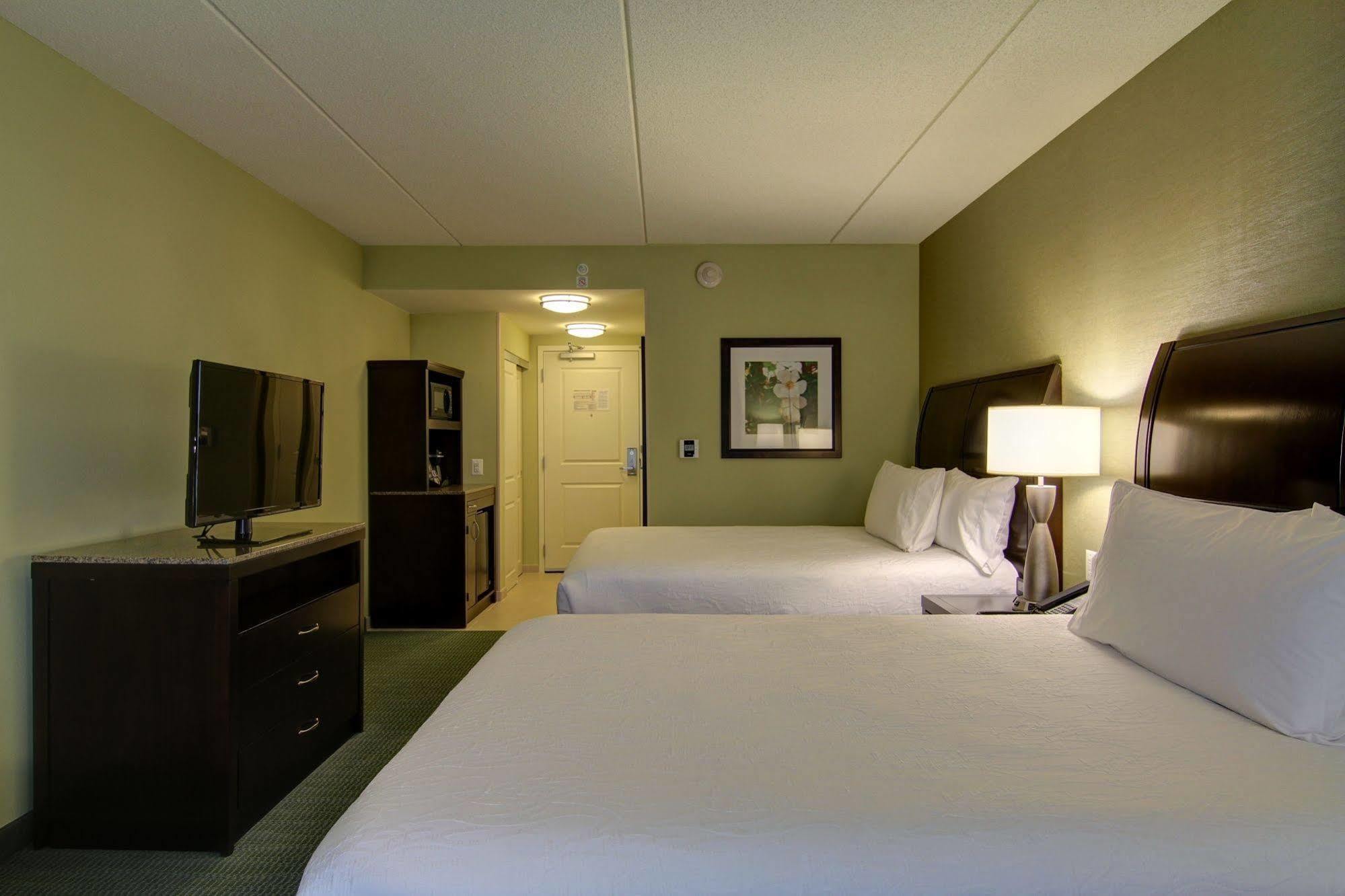 Hilton Garden Inn Woodbridge Luaran gambar