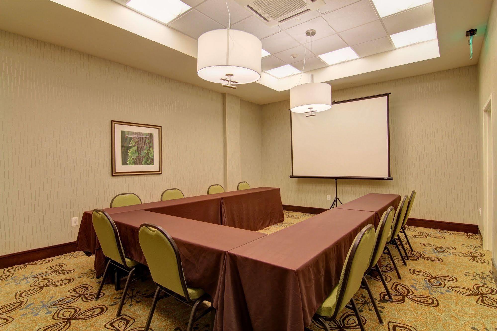 Hilton Garden Inn Woodbridge Luaran gambar