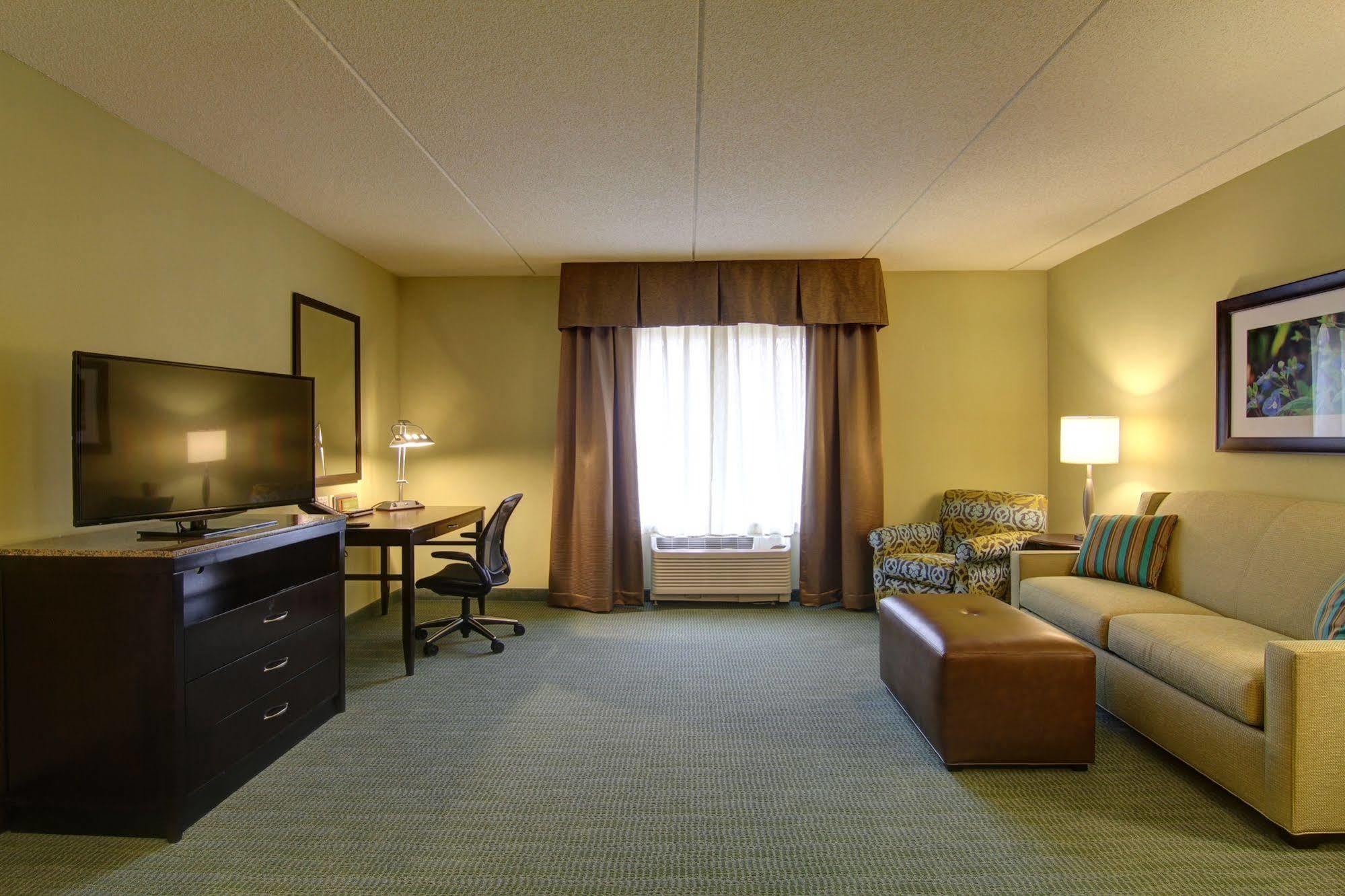 Hilton Garden Inn Woodbridge Luaran gambar