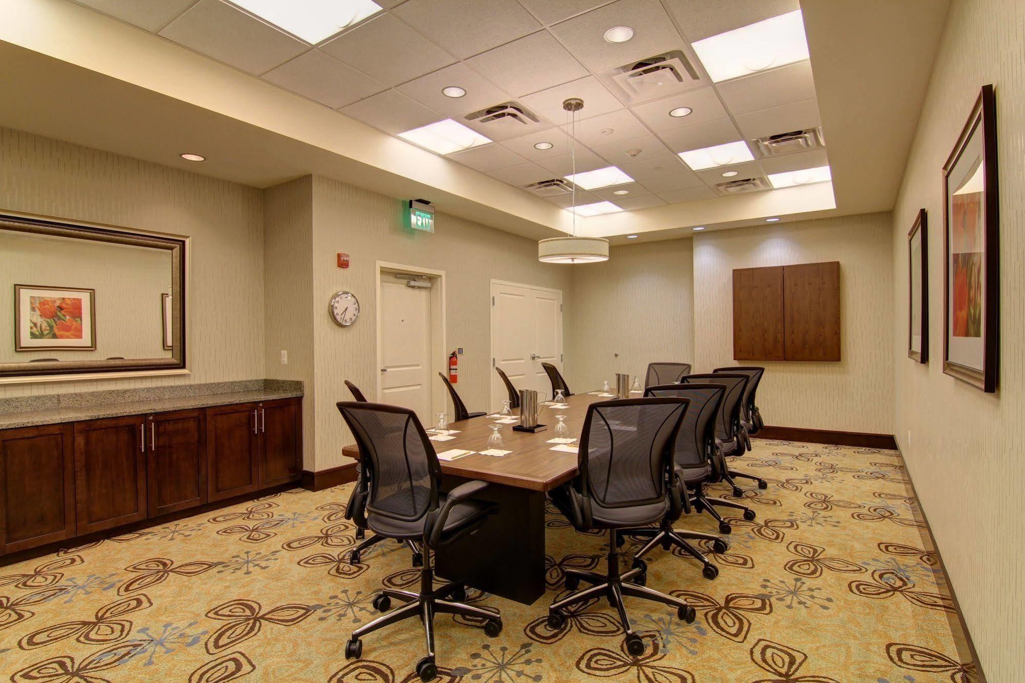 Hilton Garden Inn Woodbridge Luaran gambar